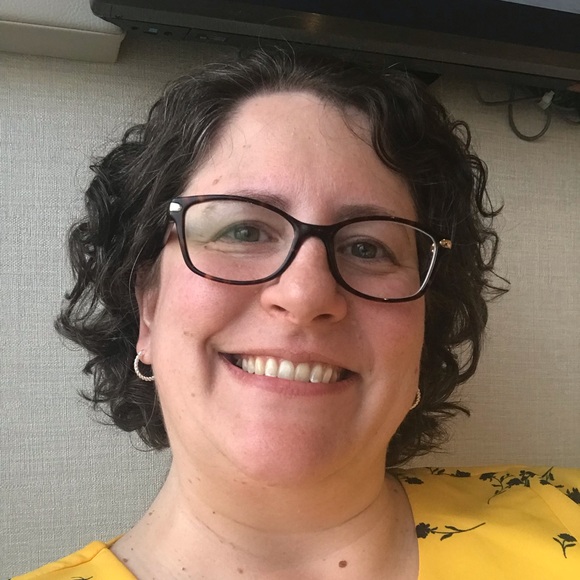 Profile Picture of Betsy Amato (@412shop) on Poshmark