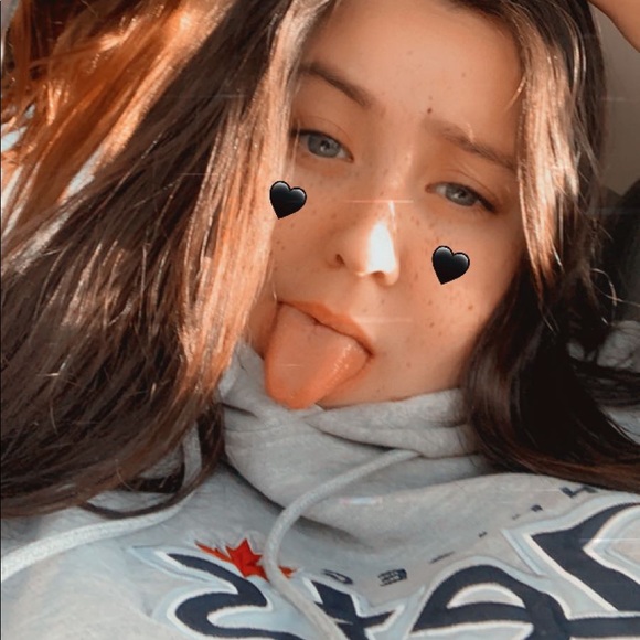 Profile Picture of Payton Grassinger (@pgrassinger1) on Poshmark