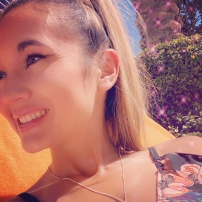 Profile Picture of Danielle Ibarra (@Daninicuboo) on Twitter