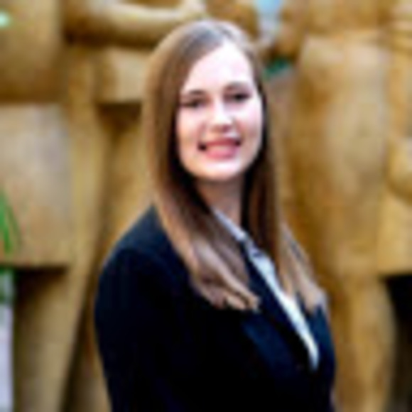 Profile Picture of Addison Pezoldt (@akpezoldt) on Poshmark