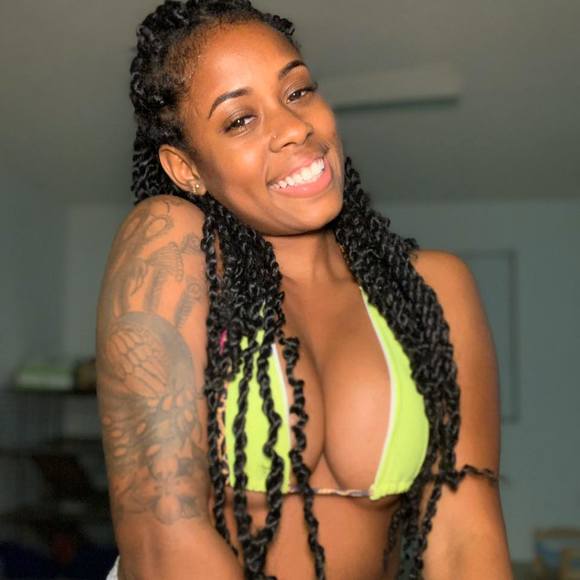 Profile Picture of Darielis Lora rodriguez (@butatita1) on Poshmark