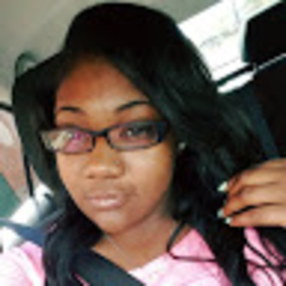 Profile Picture of Chelsee Halsell (@chelseehalsell) on Poshmark