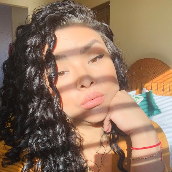 Profile Picture of Jessica Biancuzzo (@jbiancuzzo) on Poshmark