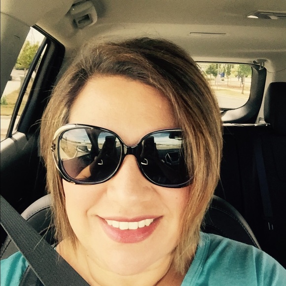 Profile Picture of Pamela Claudio (@pammclaudio) on Poshmark