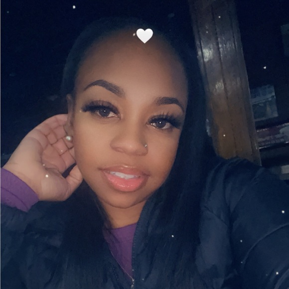 Profile Picture of Brianna Mabin (@brianna_mabin) on Poshmark