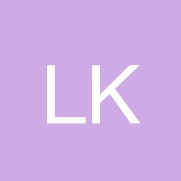 Profile Picture of Lauren Keetch (@posh_finds787) on Poshmark