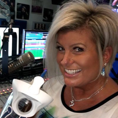 Profile Picture of Nikki Miller (@NikkiOntheAir) on Twitter