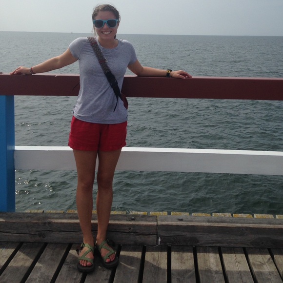 Profile Picture of Abby Buffington (@buffbuff) on Poshmark