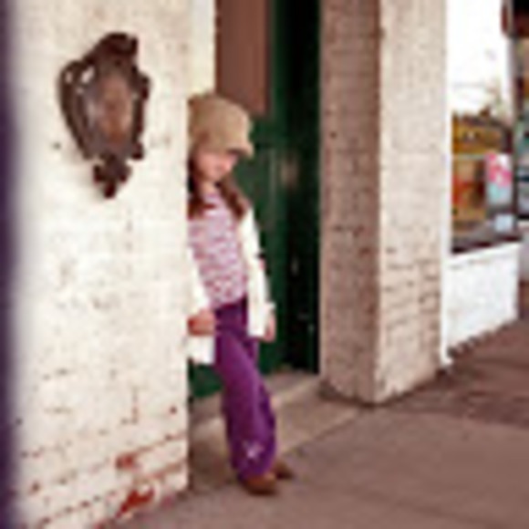 Profile Picture of Jessica Genobles (@jessicagenobles) on Poshmark