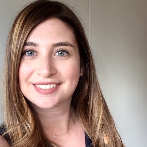 Profile Picture of Anne Serrano (@sailorane) on Poshmark