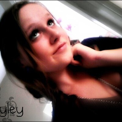 Hayley Knowles - Twitter Profile Picture of Hayley Knowles (@Buumfaaceex) on Twitter
