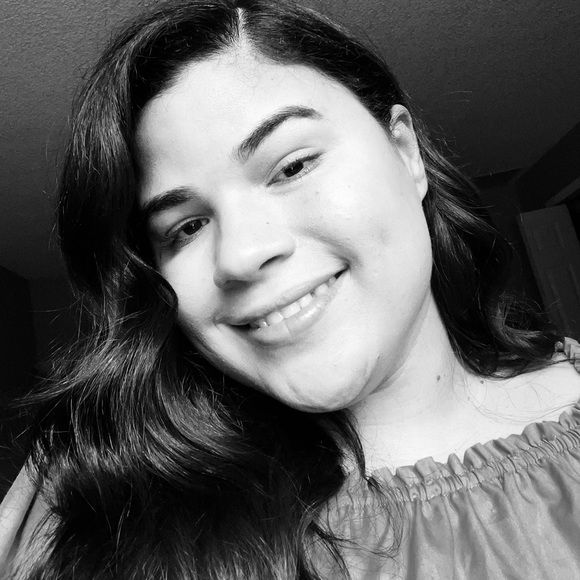 Profile Picture of Yudelka Jimenez (@manuelarguez12) on Poshmark