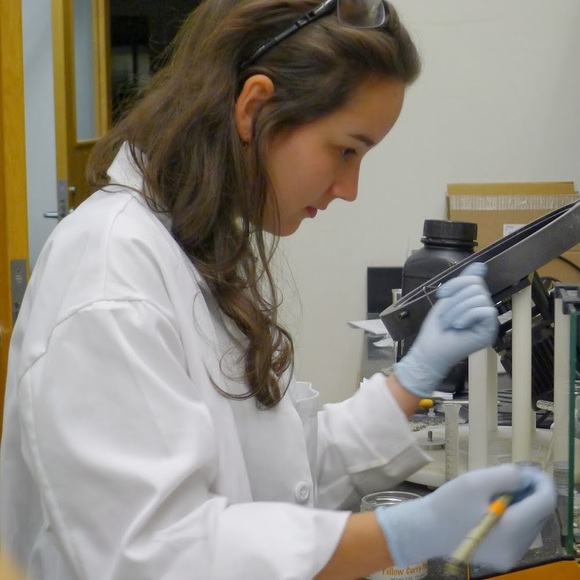 Profile Picture of Ilsa Kirby (@ilsatalaya) on Poshmark