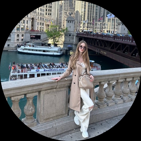 Profile Picture of Katya Kushner (@katyakushner) on Poshmark