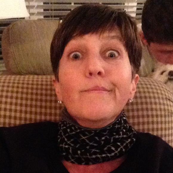Profile Picture of C Neely (@cnforshort) on Poshmark
