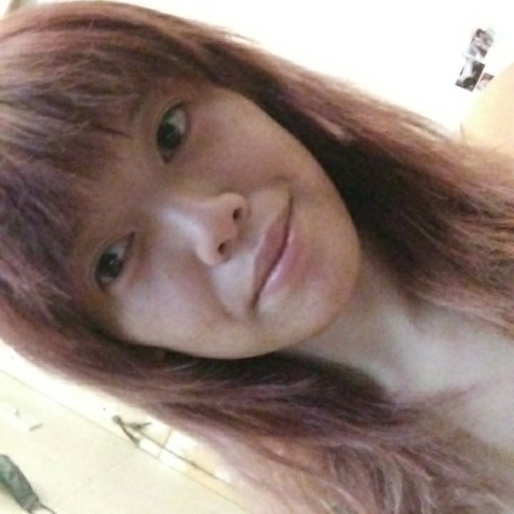 Profile Picture of Melissa Kimura (@alisapengiin) on Poshmark