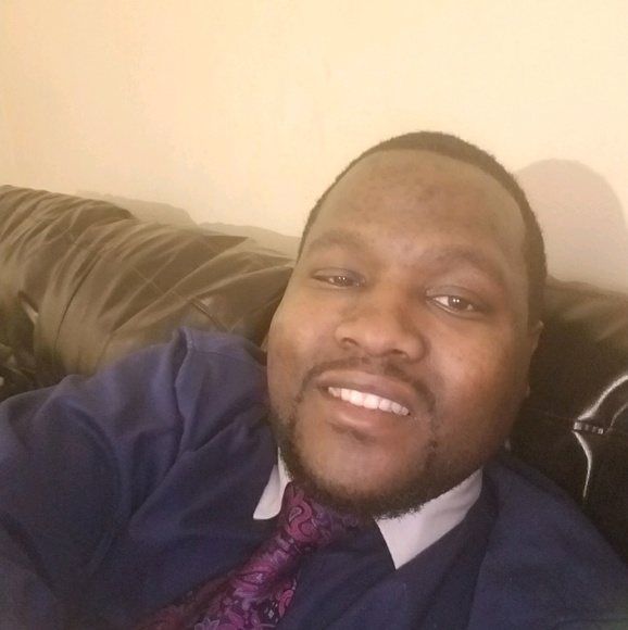 Profile Picture of Michael Carnes (@michaelcarnes1) on Poshmark