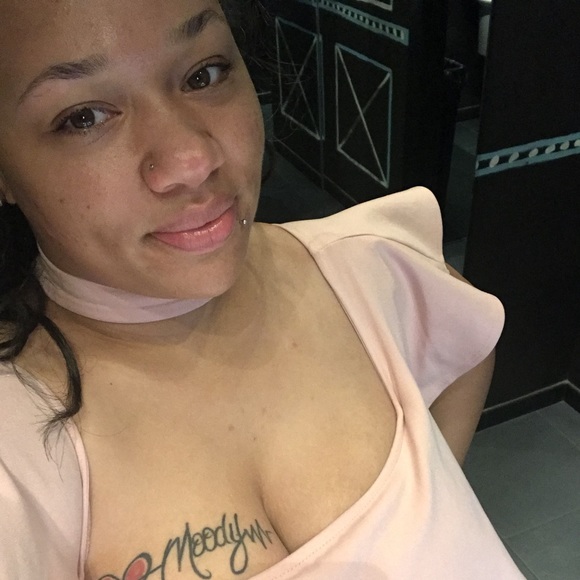 Profile Picture of Tashima Sulton (@tsulton27) on Poshmark