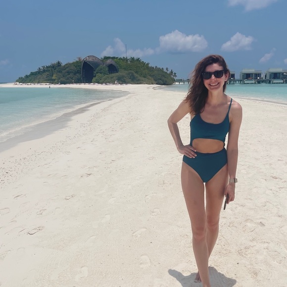 Profile Picture of Sarah Faubion (@faubionsc) on Poshmark