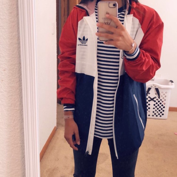 Profile Picture of Dulce Carlos (@dulcecarlos) on Poshmark