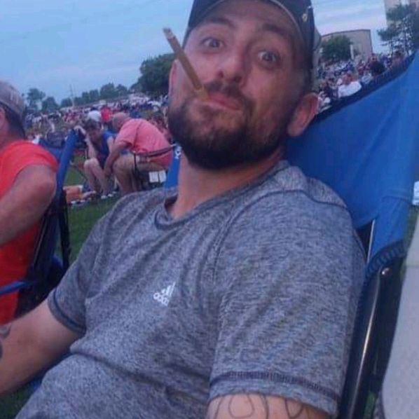 Profile Picture of kylehallowell (@kylehallowell) on Tiktok