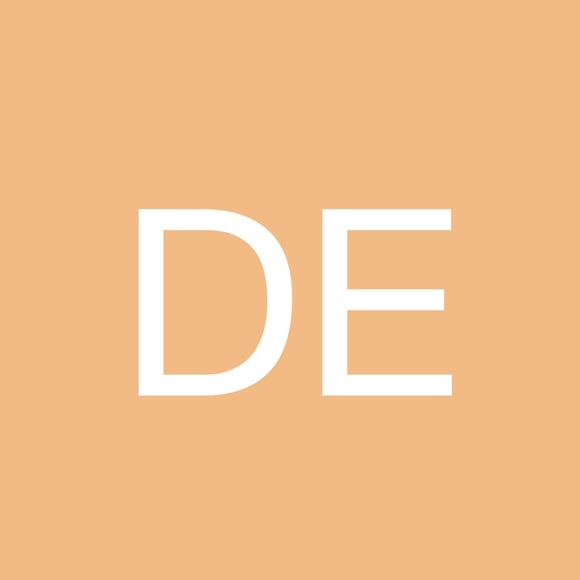 Profile Picture of Demiana Eshak (@demianaeshak) on Poshmark