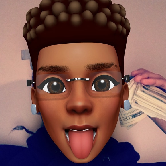 Profile Picture of Shawntanaja Lockwood (@lshawntanaja) on Poshmark