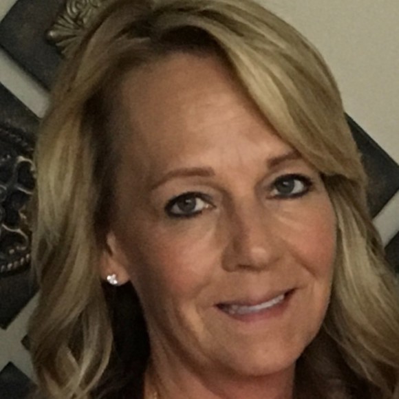 Profile Picture of Susan Bellig (@suebellig) on Poshmark