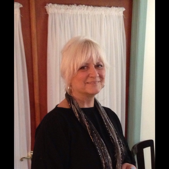 Pam Favretto - Poshmark Profile Picture of Pam Favretto (@palarca106) on Poshmark