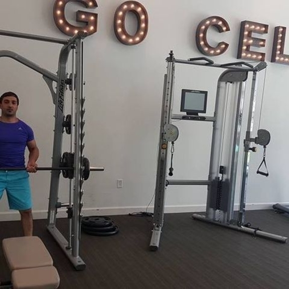 Profile Picture of Ferid Isayev (@feridisayev) on Poshmark