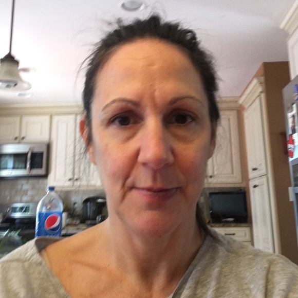 Profile Picture of Tracey Pappalardo (@atpappalardo) on Poshmark