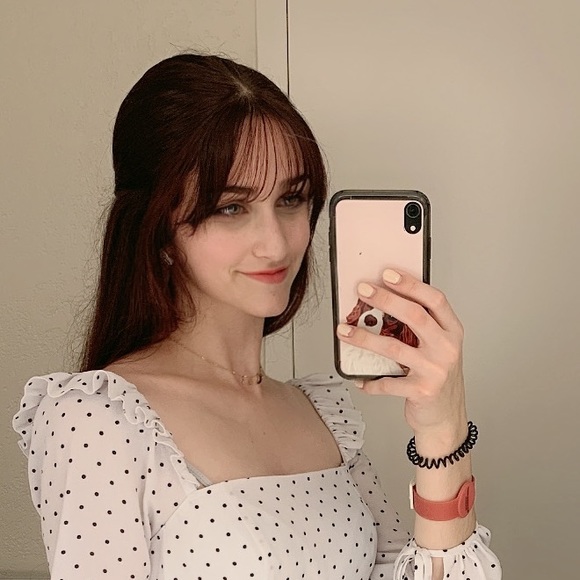 Profile Picture of Mia Weckel (@miaelenna) on Poshmark