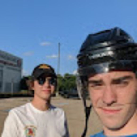 Profile Picture of Trouper33 (@trouper33) on Poshmark