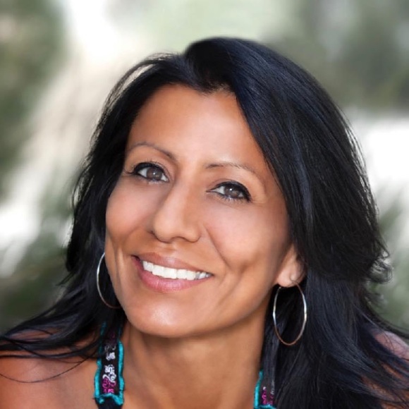 Profile Picture of Gloria Mulberry (@gloriamulberry) on Poshmark