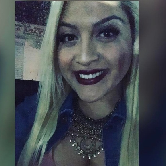 Profile Picture of Grace Bernal (@gracebernal) on Poshmark