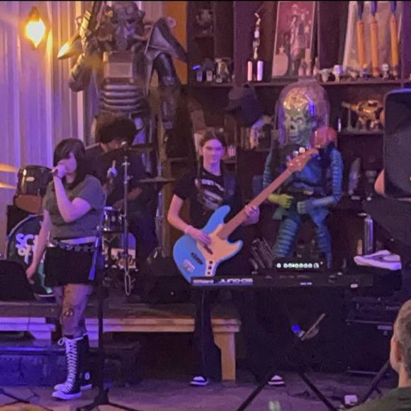 Profile Picture of Billy Pepperman (@peppermanw) on Poshmark