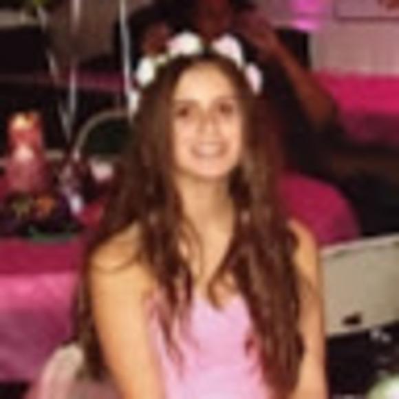 Profile Picture of Brianna Carbone (@brianna_carbone) on Poshmark