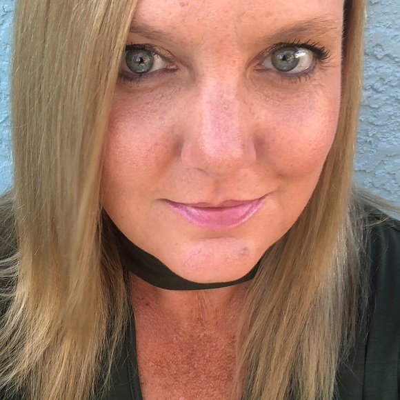 Profile Picture of Miranda Bailey (@mbailey1974) on Poshmark