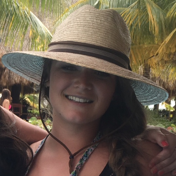 Profile Picture of Makenzie Honc (@kenziehonc) on Poshmark