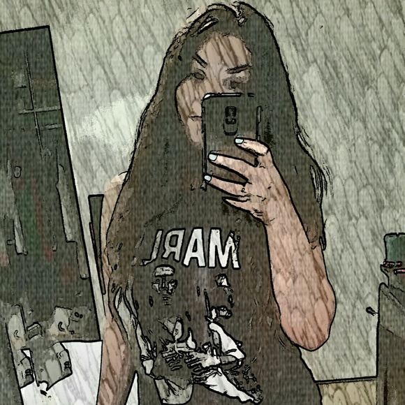 Profile Picture of Chantell Chantell (@lovelychantell) on Poshmark