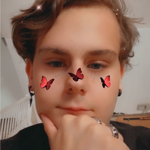 Profile Picture of Peyton Berry (@berrypeyton9) on Poshmark