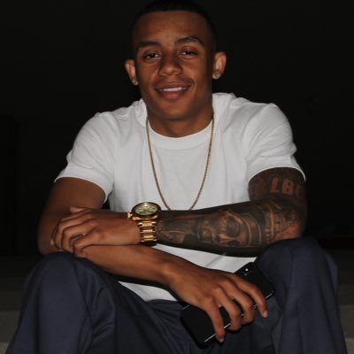 Profile Picture of JD✨ (@Rich9Forever) on Twitter