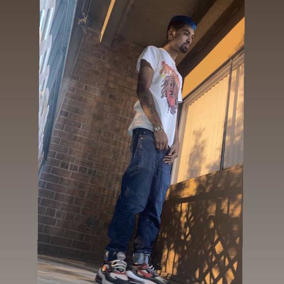 Profile Picture of Jonathan Espinoza (@bizzy1818) on Poshmark