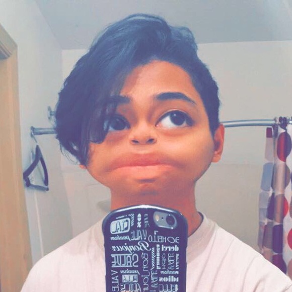 Profile Picture of Khai Khai (@silvermann21) on Poshmark