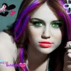 Profile Picture of Sylvia Singh (@RishekSingh) on Twitter