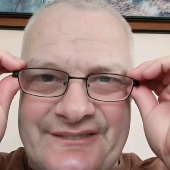 Profile Picture of stuart (@marty.palace) on Tiktok