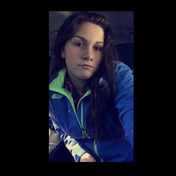Profile Picture of Kelsie Canwell (@kcanwell13) on Poshmark