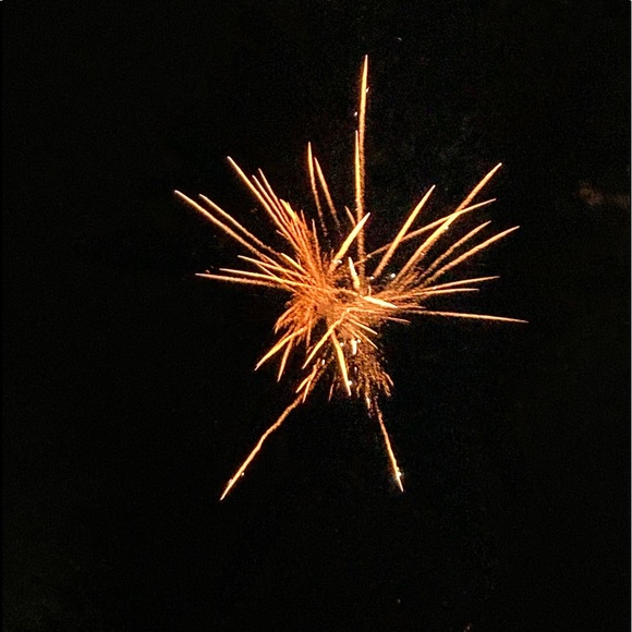 Profile Picture of Taylor Hale (@tjhale715) on Poshmark