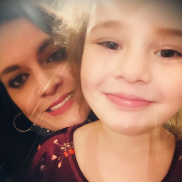 Profile Picture of Elaina Bahr maxwell (@elainabahr) on Poshmark