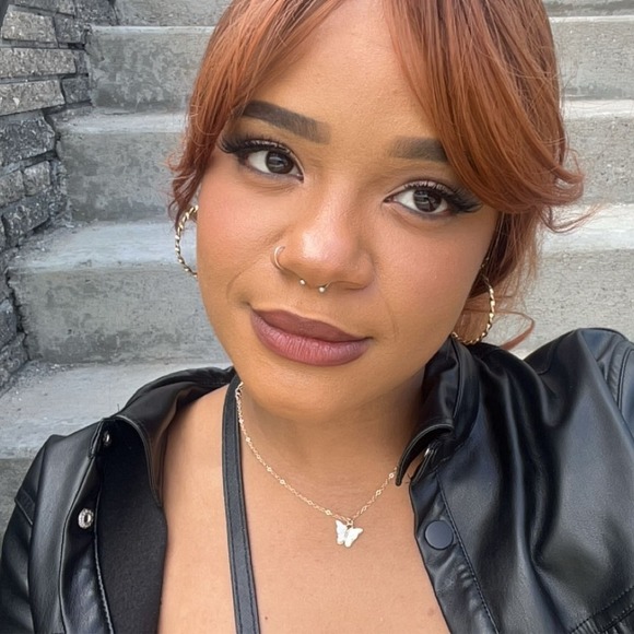 Profile Picture of Ruby Mudek (@rubymudek) on Poshmark